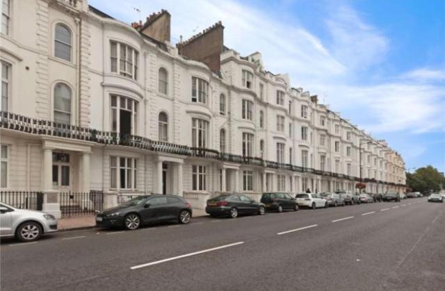 Modern Near Hyde Park Apartment London