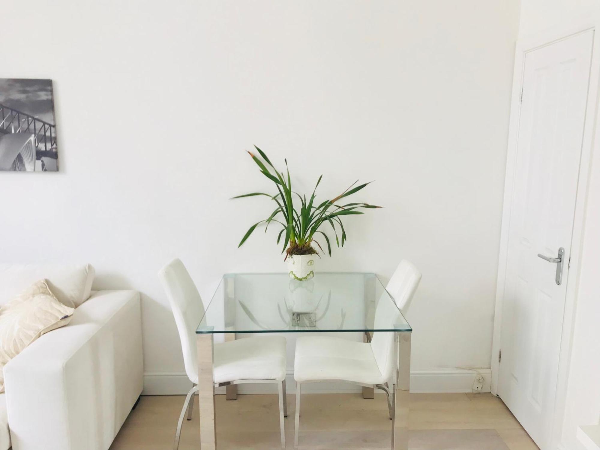 Modern Near Hyde Park * London