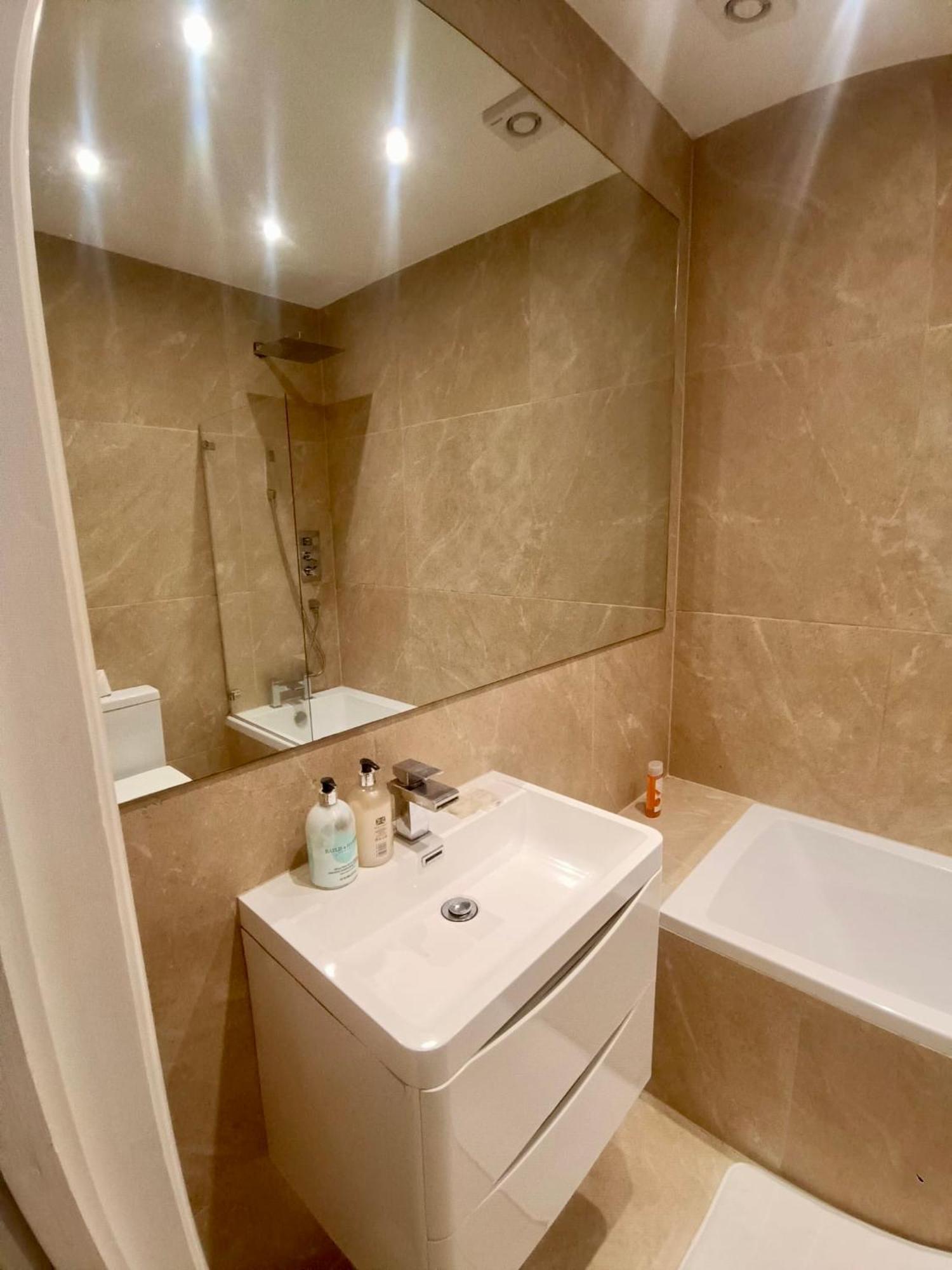 Apartment Modern Near Hyde Park London