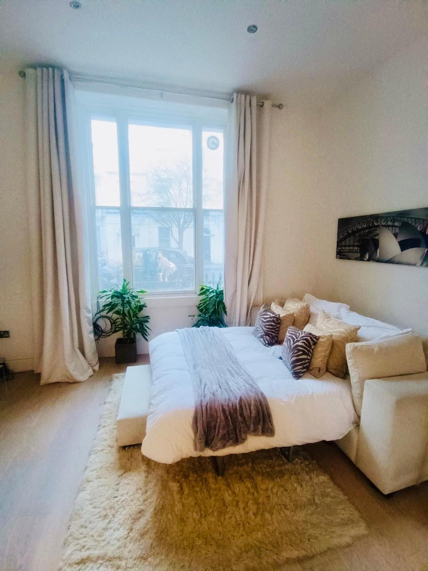 Modern Near Hyde Park London